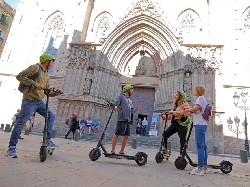imagem n.10 de Barcelona: Visita guiada de scooter eléctrica aos pontos altos de Gaudí atividade em Barcelona, carregada pelo fornecedor