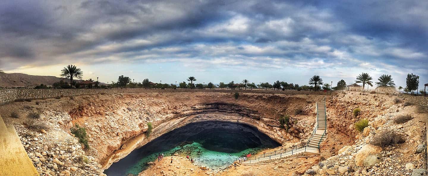 Immagine nº 4 di Muscat: tour di un giorno intero del Wadi Shab e della dolina di Bimmah attività a Regione al-Sharqiyya, caricata dal fornitore