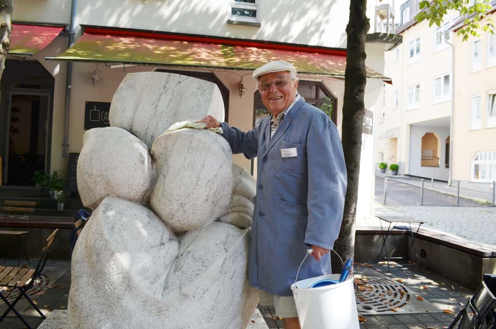 image n.4 of Stuttgart: "Kehrwoche" Tour in Swabian activity in Stuttgart, uploaded by supplier