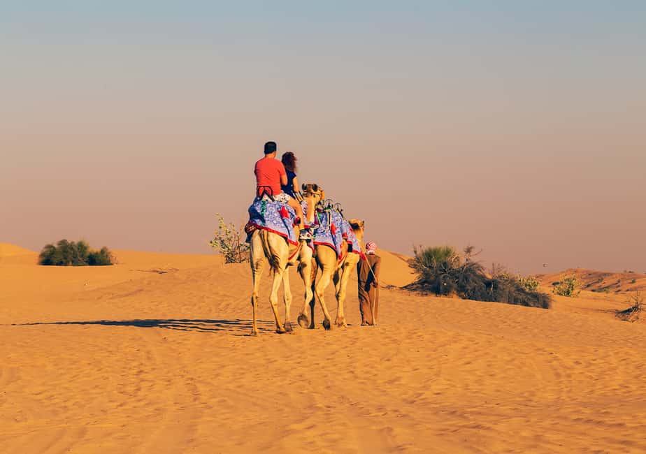 Image N°11 de Dubaï : Randonnée à dos de chameau au coucher du soleil, camp Al Khayma, observation des étoiles et barbecue activité à Dubaï, publiée par le prestataire