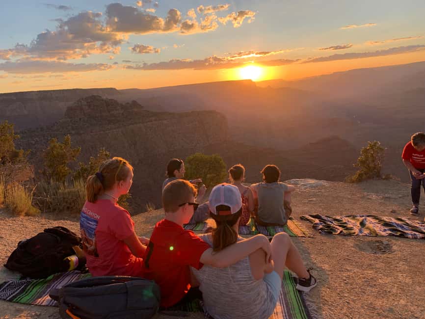 Image N°5 de Parc national du Grand Canyon : Visite guidée en Hummer au coucher du soleil activité à Arizona, publiée par le prestataire