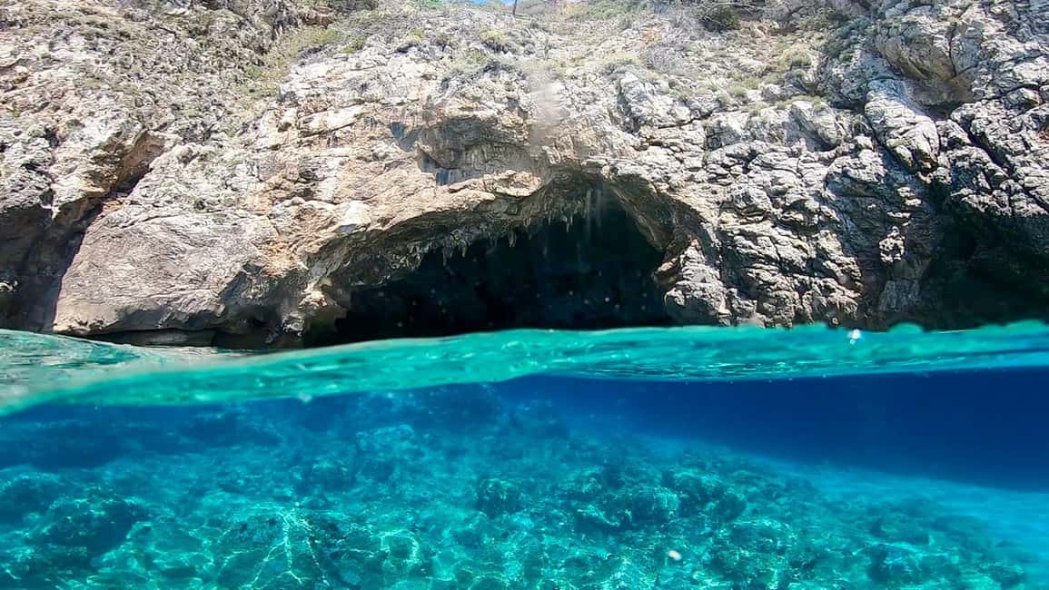 Immagine nº 6 di Sperlonga: Crociera in barca alla Grotta Azzurra con bagno attività a Sperlonga, caricata dal fornitore