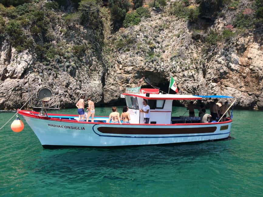 Immagine nº 3 di Sperlonga: Crociera in barca alla Grotta Azzurra con bagno attività a Sperlonga, caricata dal fornitore