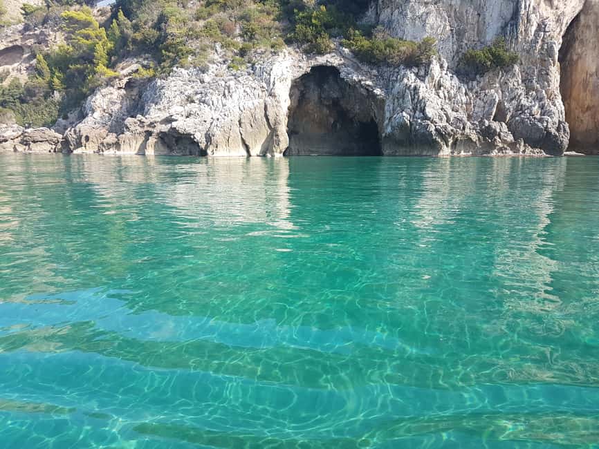 Immagine nº 11 di Sperlonga: Crociera in barca alla Grotta Azzurra con bagno attività a Sperlonga, caricata dal fornitore