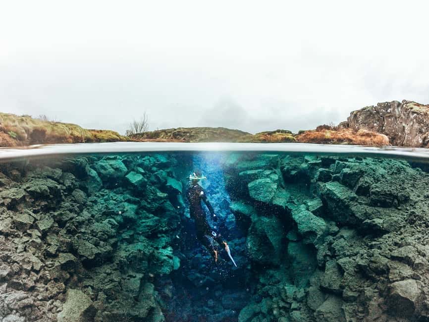 imagen n.º 2 de Silfra: Excursión de medio día de snorkel con fotos submarinas actividad en Suðurland, subida por el proveedor