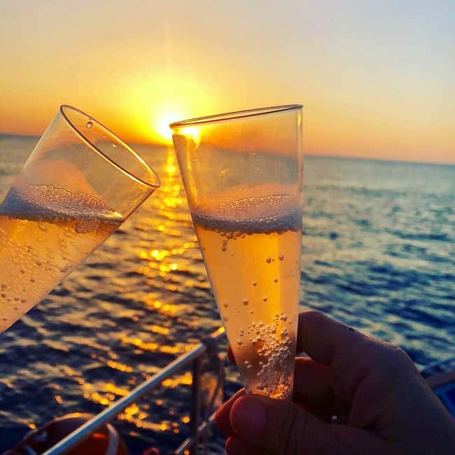 Image N°3 de Cala en Bosc : visite de 2 h au coucher du soleil activité à Ciutadella de Menorca, publiée par le prestataire