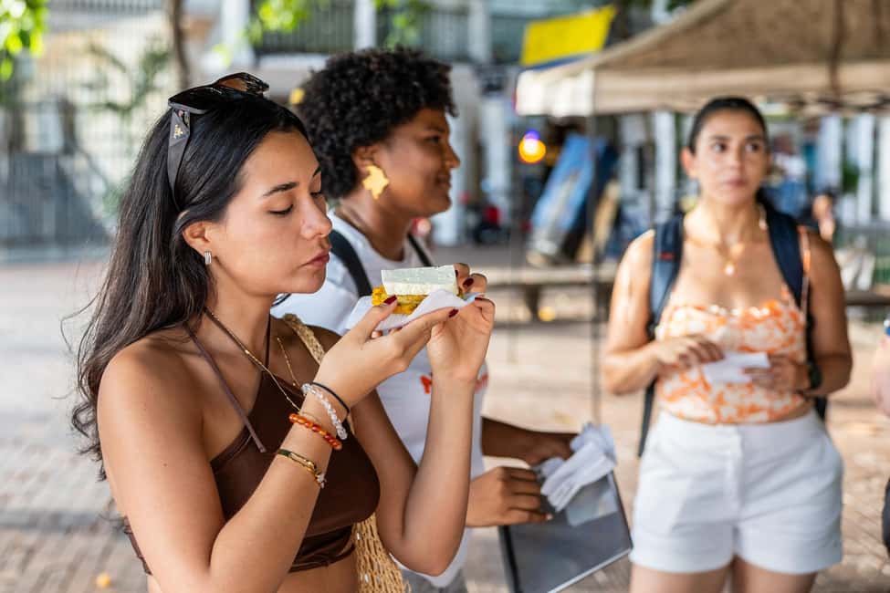 imagem n.10 de Cartagena: Tour guiado de comida de rua com degustações atividade em Cartagena, carregada pelo fornecedor