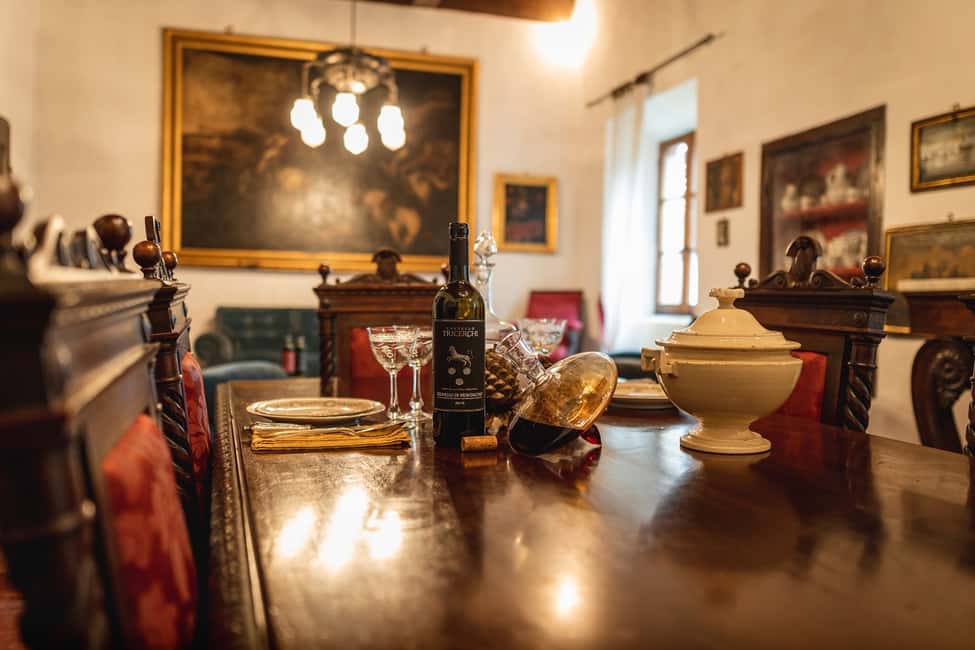 imagem n.7 de Montalcino: Degustação de vinho Brunello e almoço em um castelo da Toscana atividade em Montalcino, carregada pelo fornecedor