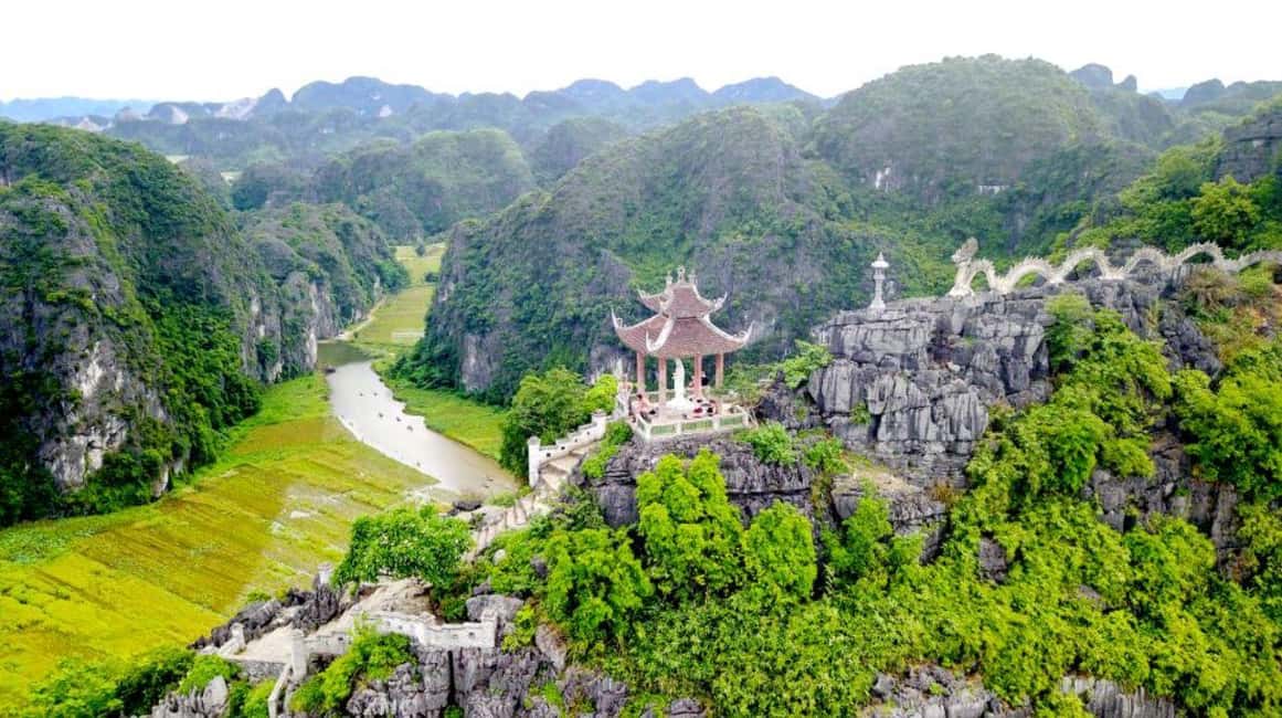imagen n.º 1 de Excursión de un día a Bai Dinh, Trang An y la Cueva de Mua actividad en Ninh Bình, subida por el proveedor