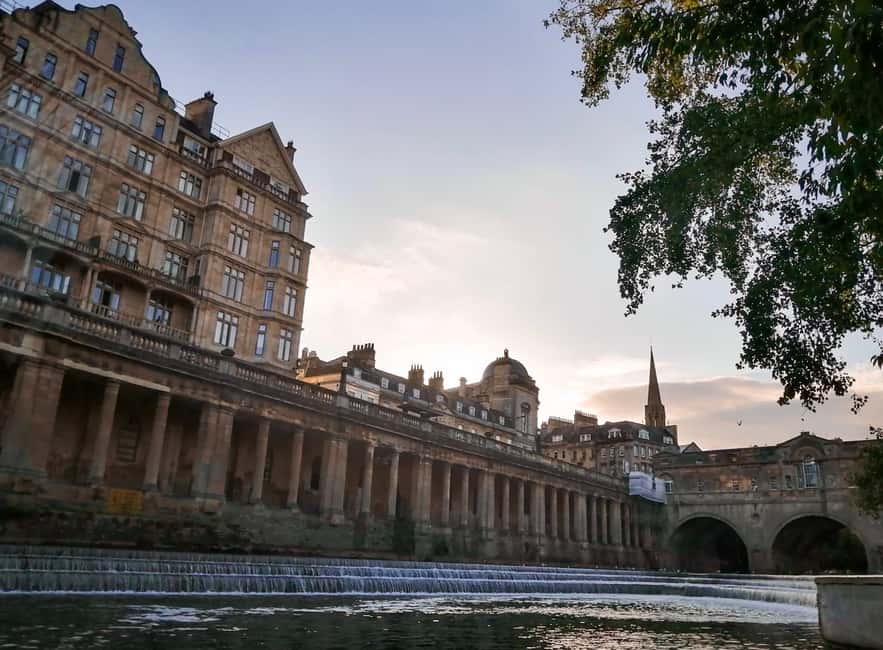 image n.6 of Bath: Sightseeing Boat Cruise with Prosecco activity in Devizes, uploaded by supplier