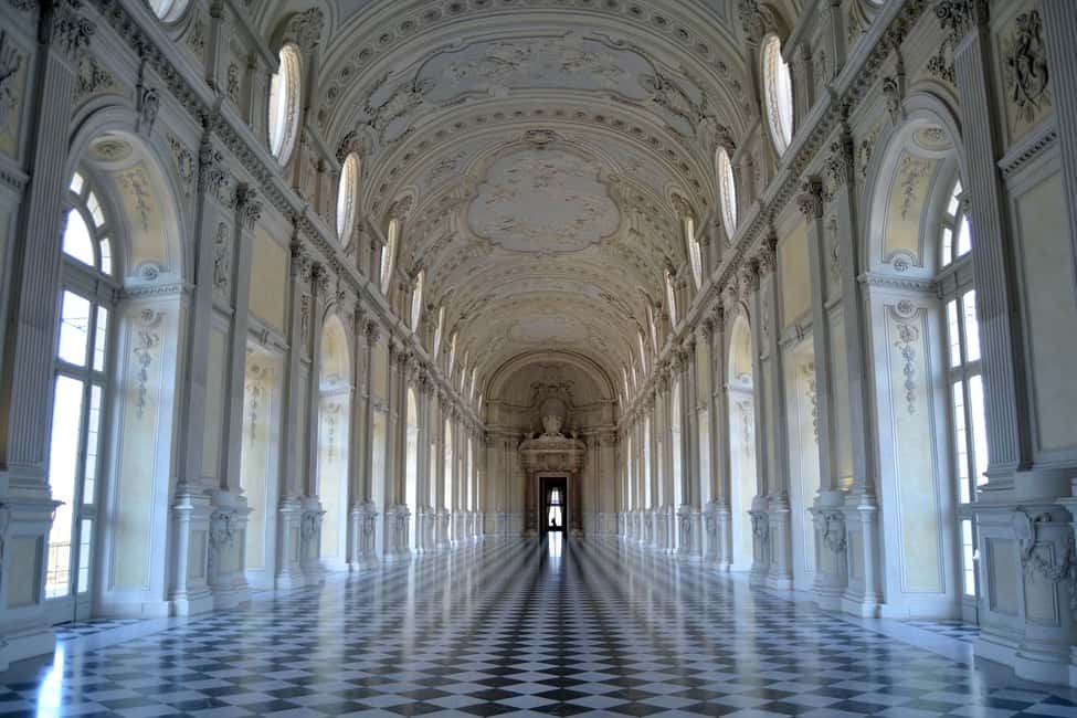 imagem n.1 de Turim: visita guiada ao Palácio de Venaria atividade em Venaria Reale, carregada pelo fornecedor
