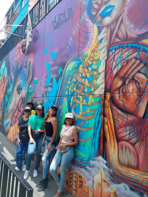 image n.8 of Medellin: Tour Pablo Escobar y Comuna 13 Privado activity in Medellin, uploaded by supplier