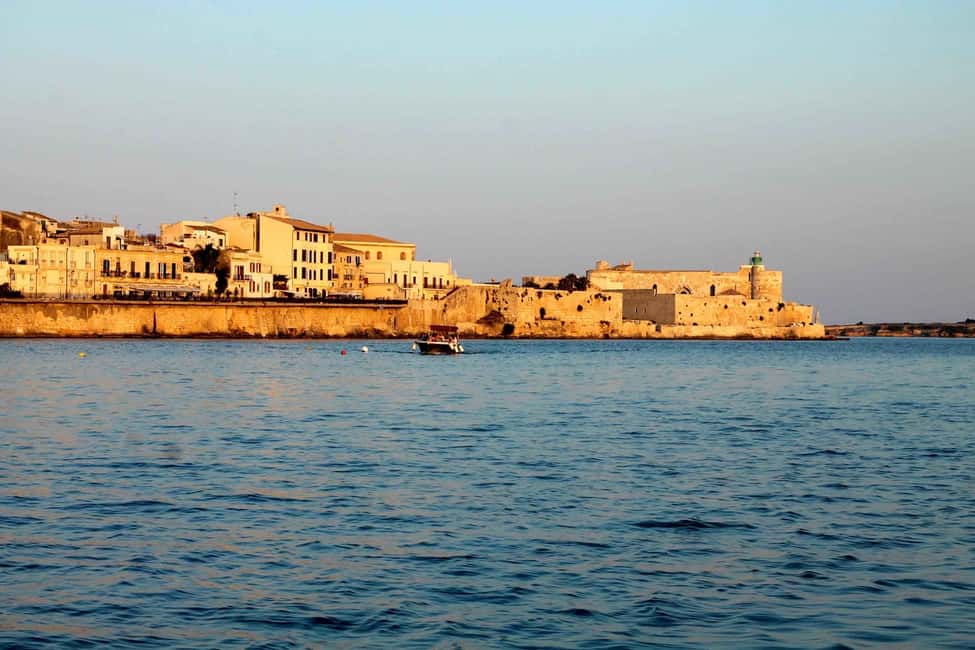 image n.4 of Siracusa: Ortygia Island Boat Tour with Grotto Visit activity in Syracuse, uploaded by supplier
