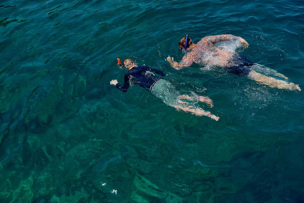 Immagine nº 11 di Catamarano di lusso Panormo: pranzo gourmet, calette nascoste e nuotate attività a Panormos in Rethymno, caricata dal fornitore