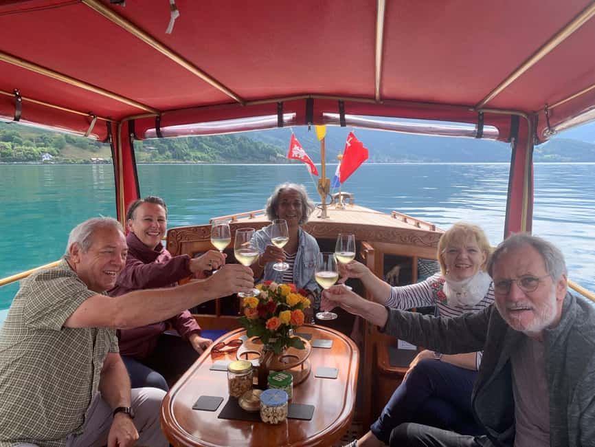 imagen n.º 8 de Excursión privada en barco por el Lago de los Cuatro Cantones desde Lucerna actividad en Lucerna, subida por el proveedor
