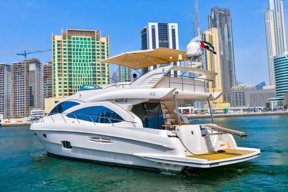 afbeelding n.2 van Dubai: Marina Privé Luxe Jacht Tour activiteit in Dubai, geüpload door aanbieder