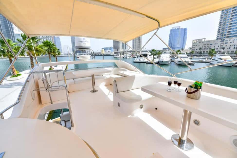 afbeelding n.10 van Dubai: Marina Privé Luxe Jacht Tour activiteit in Dubai, geüpload door aanbieder