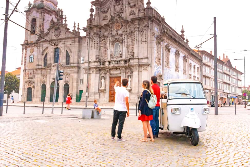 imagem n.1 de De Leixões: Tour Privado de Tuk Tuk no Centro Histórico do Porto atividade em Porto, Portugal, carregada pelo fornecedor