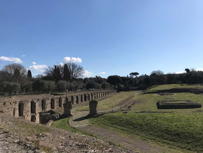 Immagine nº 5 di Roma: tour privato di Villa Adriana con archeologo attività a Tivoli, Lazio, caricata dal fornitore