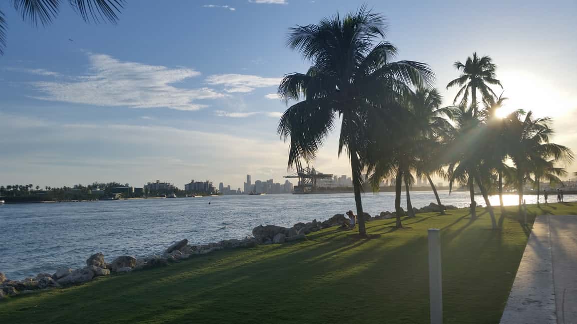 image n.6 of Miami: 2-Hour Art Deco Bike Tour activity in Miami, uploaded by supplier