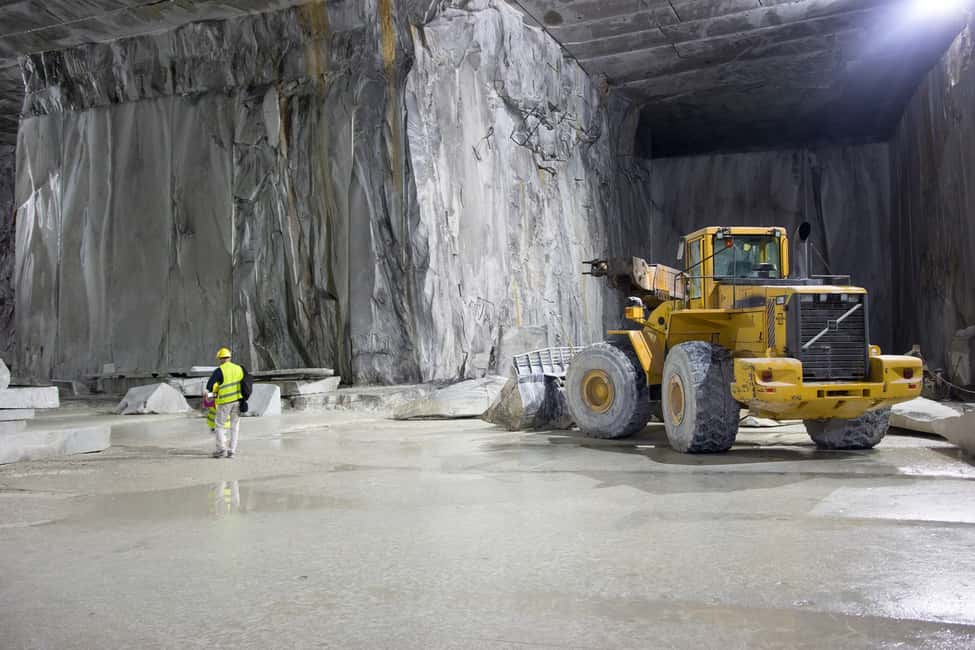 Immagine nº 2 di Dalla Toscana a Carrara: tour delle cave di marmo in jeep attività a Colonnata, caricata dal fornitore