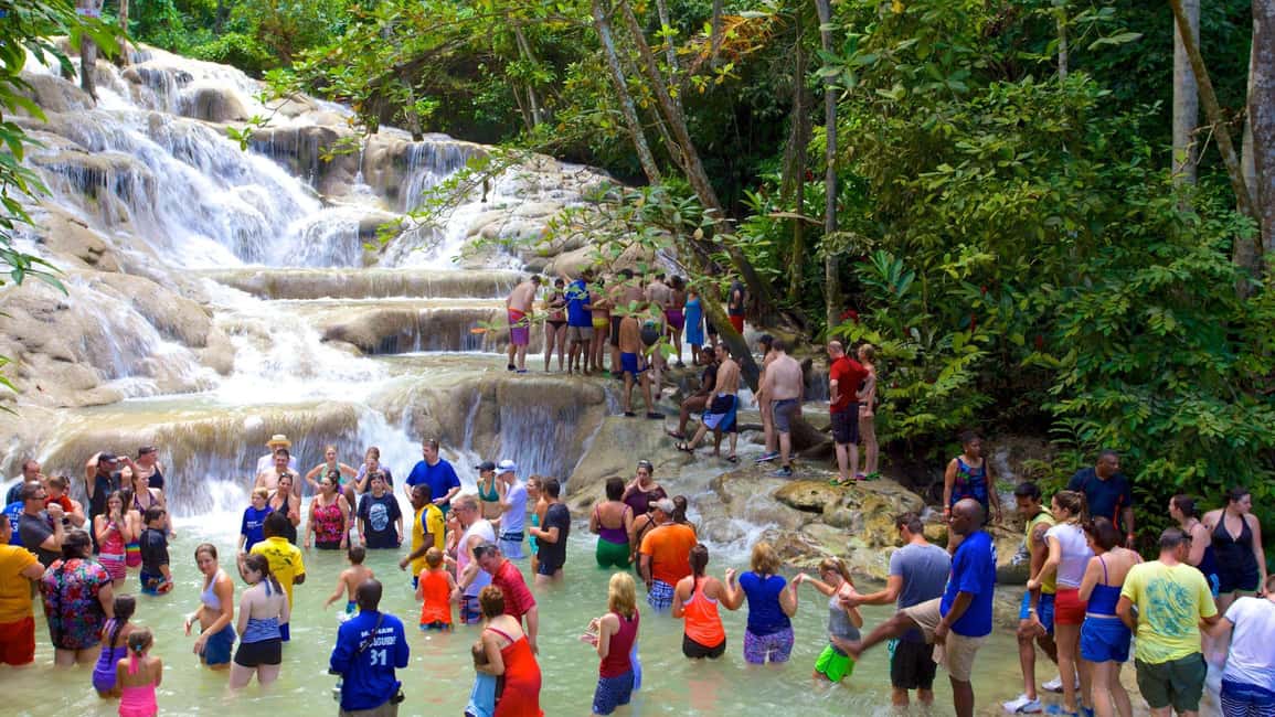 imagem n.6 de Montego Bay: Viagem ao Blue Hole, Secret Falls e Dunn's River Fall atividade em Jamaica, carregada pelo fornecedor