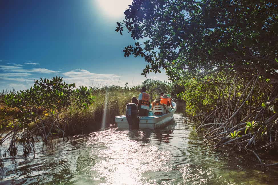 Image N°2 de Tulum : ruines mayas et tour de Sian Kaan avec tour en bateau et déjeuner activité à Tulum, publiée par le prestataire