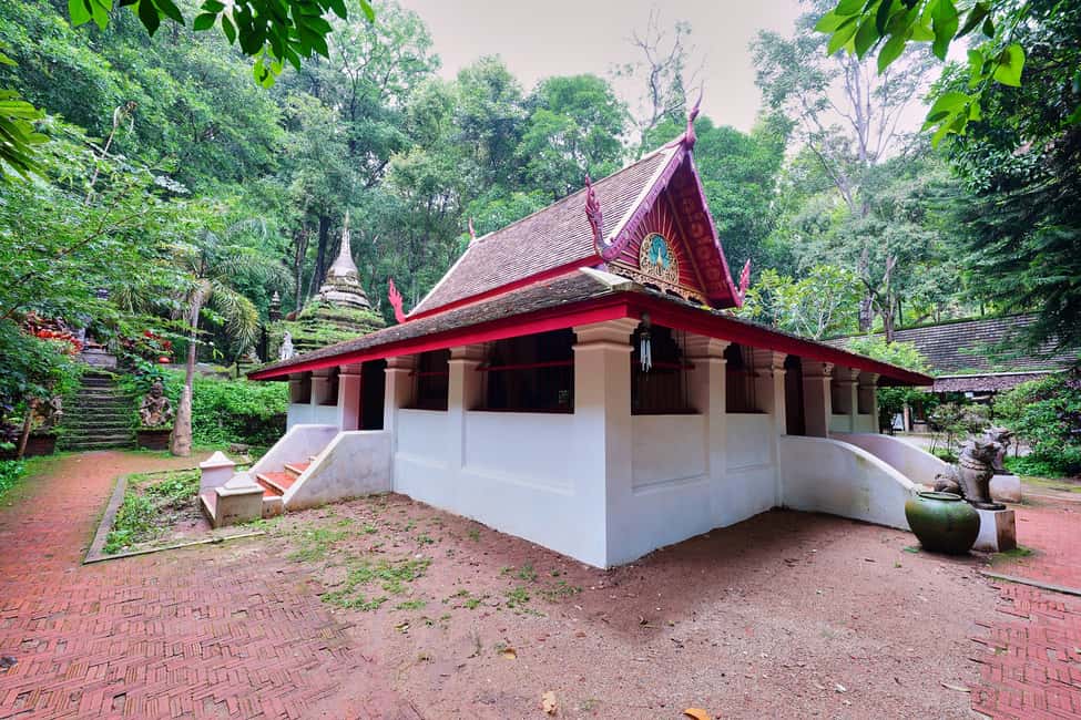 image n.35 of Chiang Mai: Doi Suthep, Wat Umong, and Pha Lat Sunrise Tour activity in Chiang Mai, uploaded by supplier