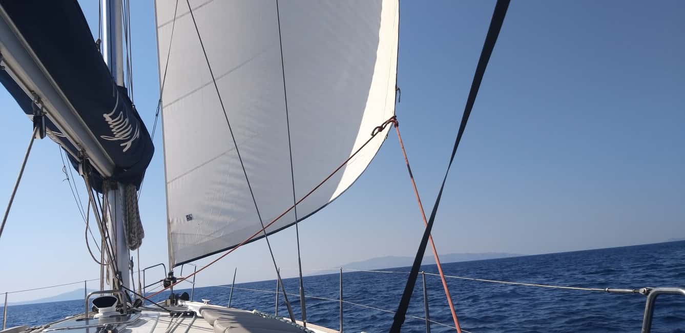 Immagine nº 5 di Paros: tour in barca a vela di Iraklia, Schinoussa e Naxos con pranzo attività a Egeo Meridionale, caricata dal fornitore