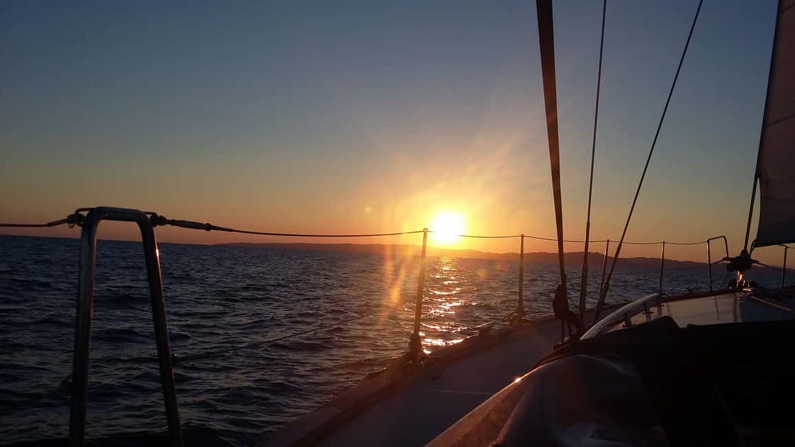 Immagine nº 20 di Paros: tour in barca a vela di Iraklia, Schinoussa e Naxos con pranzo attività a Egeo Meridionale, caricata dal fornitore