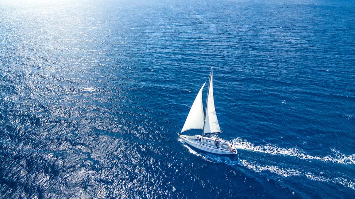 Immagine nº 3 di Paros: tour in barca a vela di Iraklia, Schinoussa e Naxos con pranzo attività a Egeo Meridionale, caricata dal fornitore