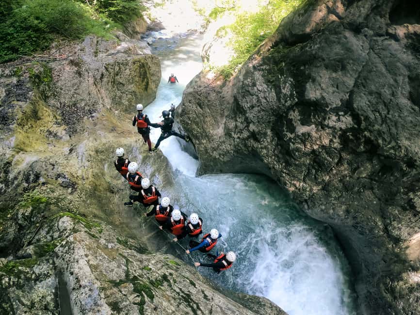 imagen n.º 4 de Desde Interlaken: Excursión local de barranquismo actividad en Interlaken, subida por el proveedor