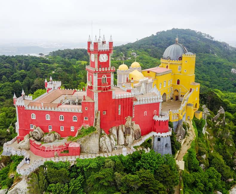 bild nr.1 av Lissabon:: Pena Palace, Sintra, Cabo da Roca & Cascais Dagsutflykt aktivitet i Sintra, uppladdad av arrangören