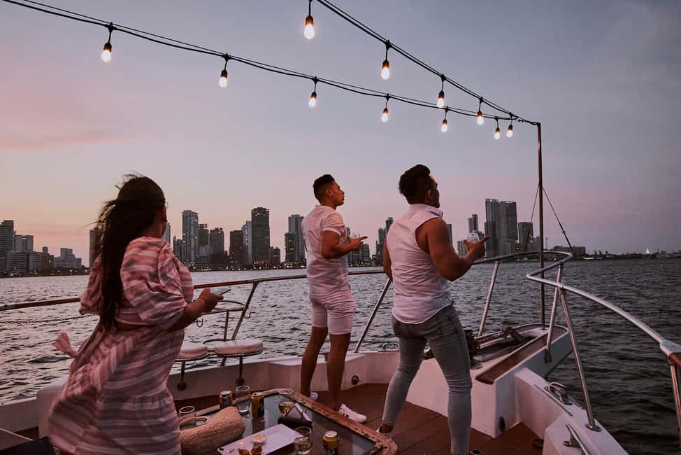 image n.2 of Cartagena: Sunset Cruise with Open Bar activity in Cartagena, uploaded by supplier