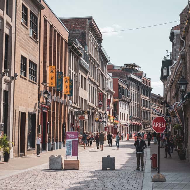 imagem n.4 de Montreal: Visita guiada a pé à Velha Montreal atividade em Montreal, carregada pelo fornecedor
