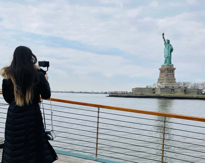 image n.7 of New York City: Weekend Holiday Brunch Cruise activity in New York City, uploaded by supplier