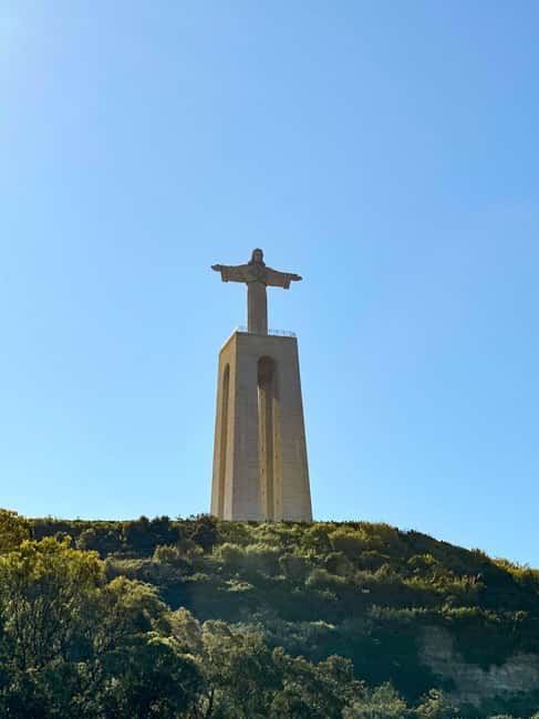 imagem n.13 de Lisboa: Cruzeiro no Rio Tejo em Veleiro atividade em Lisboa, carregada pelo fornecedor