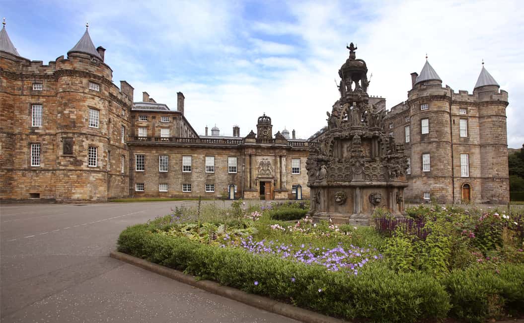 imagem n.2 de Edimburgo: Ingresso para o Palácio de Holyroodhouse atividade em Edimburgo, carregada pelo fornecedor