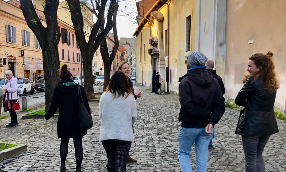 imagem n.2 de Roma: Visita aos templos subterrâneos da Basílica de São Clemente atividade em Roma, carregada pelo fornecedor