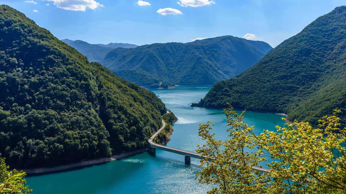 Bild Nr. 35 von Montenegro: Wildwasser-Rafting auf dem Fluss Tara Aktivität in Montenegro, hochgeladen vom Anbieter
