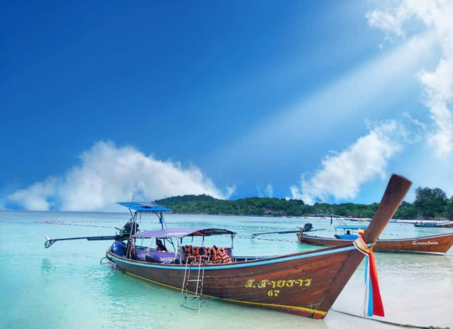 imagen n.º 8 de Ko Lipe: Excursión de snorkel por la zona exterior en barco de cola larga actividad en Golfo de Tailandia, subida por el proveedor