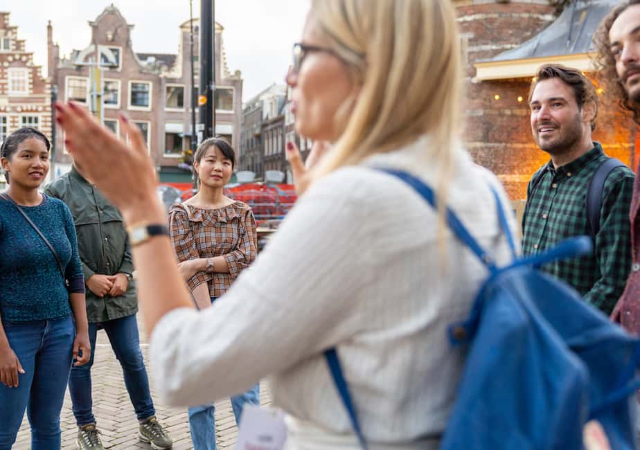 Immagine nº 1 di Amsterdam: Quartiere a luci rosse e tour della città in tedesco o in inglese attività a Amsterdam, caricata dal fornitore