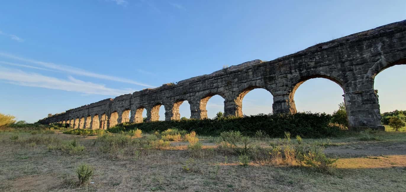 Immagine nº 1 di Roma: Tour podistico nel Parco degli Acquedotti attività a Roma, caricata dal fornitore
