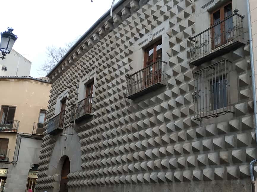 imagen n.º 4 de Segovia: Visita guiada a pie con entrada a la Catedral y el Alcázar actividad en Segovia, subida por el proveedor