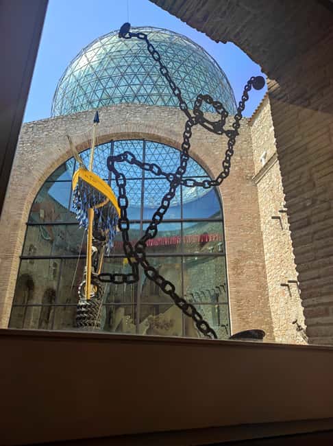 image n.3 of Visita guiada por el Teatro-Museo Dalí activity in Figueres, uploaded by supplier