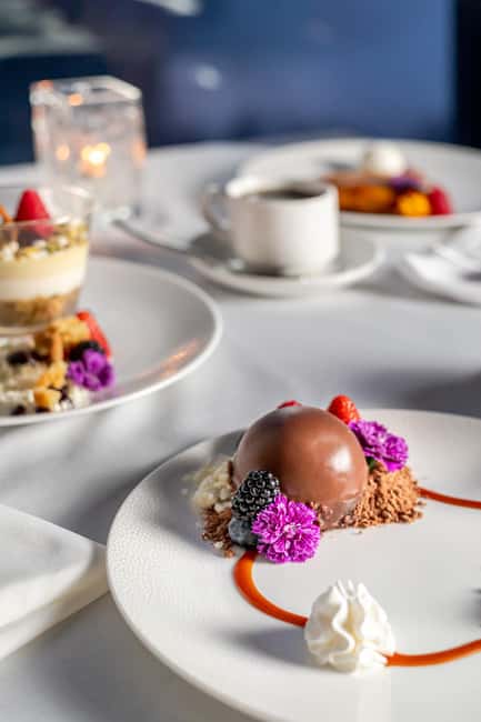 image n.20 of Niagara Falls, Canada: Dining Experience at The Watermark activity in Niagara Falls, Ontario, uploaded by supplier