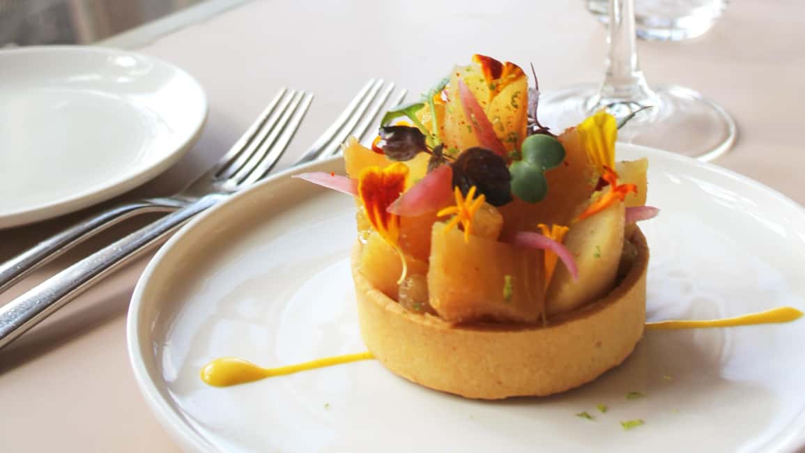 image n.14 of Paris: Elegant Dinner with Drinks in the Eiffel Tower activity in Paris, uploaded by supplier