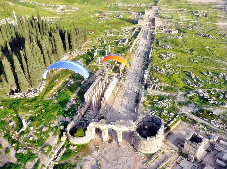 bild nr.22 av Från Kusadasi och Selcuk: Pamukkale och Hiearapolis Tour aktivitet i Pamukkale, uppladdad av arrangören