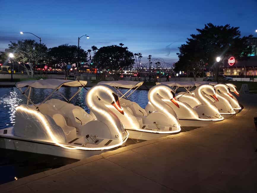 imagem n.2 de Long Beach: Aluguel de barcos Swan na Rainbow Lagoon atividade em Los Angeles, carregada pelo fornecedor