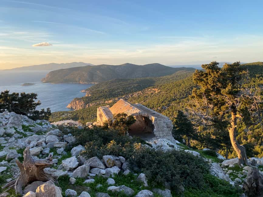 image n.6 of Monolithos: Small Group Hike and Sunset at Monolithos Castle activity in Monolithos, uploaded by supplier